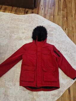 červený zimný kabát XL