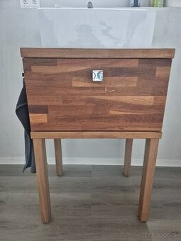 Skrinka pod umývadlo s masívu (dub)