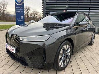 BMW iX 40 M-PACKET  X-drive 240kw SWAROVSKI