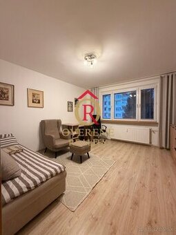 Svetlý a moderný 2-izbový byt na predaj, Tatranská ulica Sás