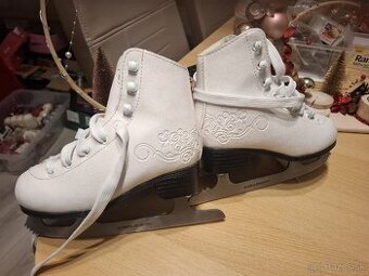 Dievčenské korčule na ľad
