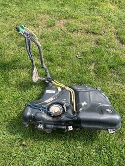 Fabia 2 palivová nádrž