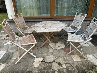 Záhradný stôl a stoličky