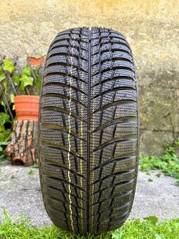 Bridgestone BLIZZAK LM001