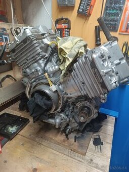 Honda VF 750 c magna