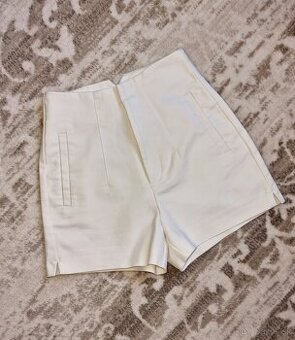 šortky s vysokým pásom XS