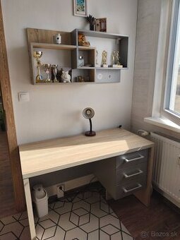 Písací stôl