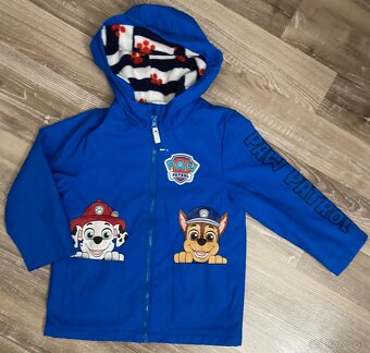 Prechodná pogumovaná bunda