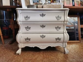 Elegantná Baroková Komoda