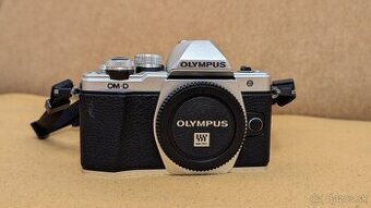 Olympus OM-D E-M10 Mark II telo