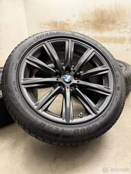 Zimná sada 5x112 R18 , 245/45/18 BMW 5 G30 G31 Style 684