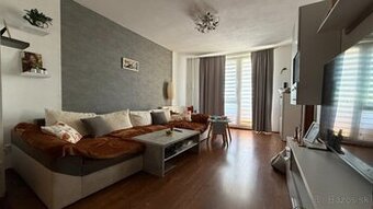 Ponúkam na predaj 3 izbový byt v centre mesta Levice.