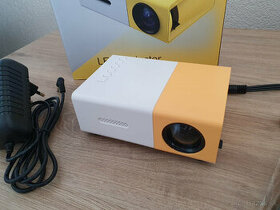 Predám projektor AAO YG300 - 600lumenov + SK manuál