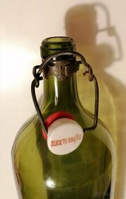 Nemecká sklená fľaša z r.1930-1940 - 1
