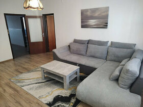 Priestranný 3-izbový byt do dlhodobého prenájmu na Švábskej