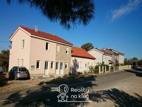 Na predaj apartmánový dom na ostrove Rab v Chorvátsku