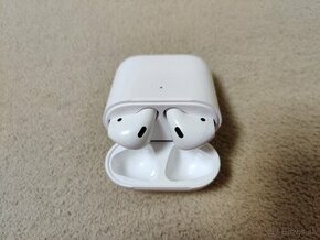 Apple Airpods 1 - 2 - originálne bluetooth slúchadlá.