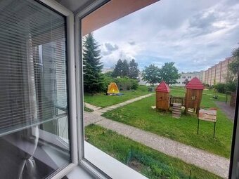 Na predaj veľký 3,5 izbový byt Banská Bystrica, Strážovská 4