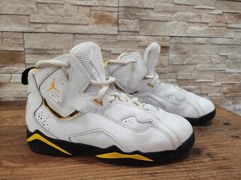 Jordan 343796-107 veľkosť 32