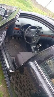 Rozpredám Toyota Avensis 2.0 d