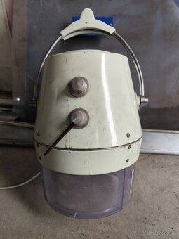 Kadernícky sušiak na vlasy