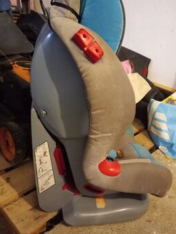 Darujem autosedačku