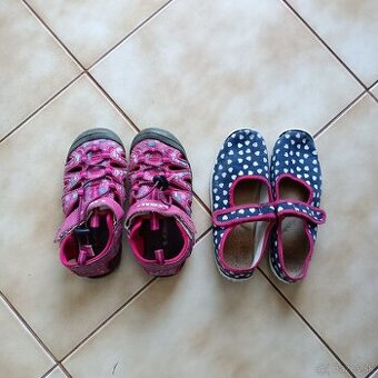 Darujem topánky a veci