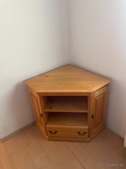 Rohová skriňa