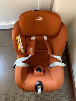 Britax Römer autosedačka Dualfix 5Z aj so ZÁKLADŇOU