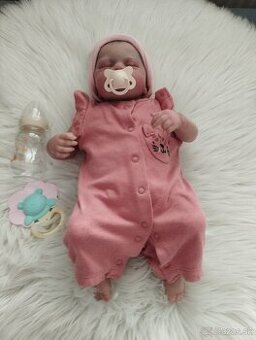 Predaj realistická babika