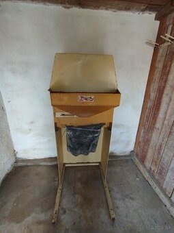 Šrotovník kladivkový