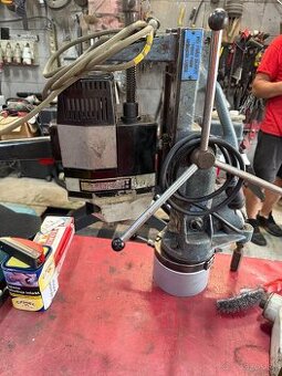 Magnetická Vrtacka Narex stojan bux