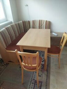 Kuchynská lavica +stôl +stoličky+koberec
