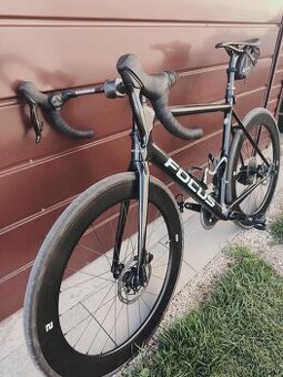 Focus Izalco Race