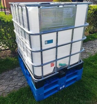 Potravinárske 1000L IBC kontajnery