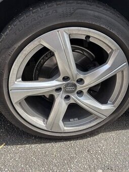 R19 originál Audi silne,245/45.r19(pneu brigstone)