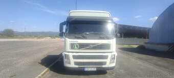 volvo valnik s plošinou
