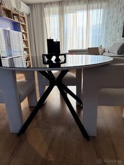 Dizajnový jedálenský okrúhly stôl 120cm čierny
