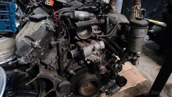 Predám motor BMW M60b30