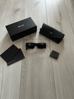 🕶️ Slnečné okuliare Prada Symbole – unisex, čierne