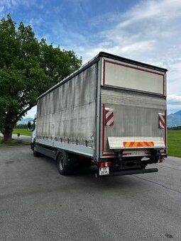 Mercedes Atego 1527, zdvihacie čelo