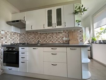 Na predaj: Kuchynská linka IKEA v dobrom stave