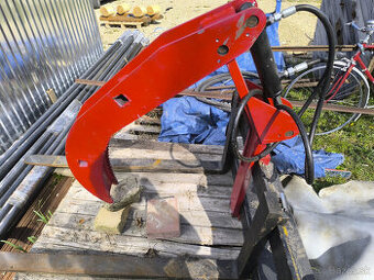 Paletové vidly 2 t s hydraulickým drapákom na drevo