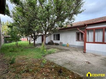 NA PREDAJ starší rodinný dom v tichej oblasti Komárna