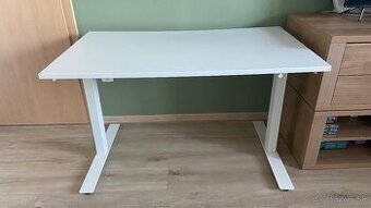 Výškovo nastaviteľný pracovný stôl