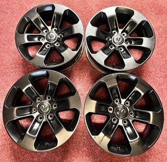 6x139.7 R18 originál Černé alu disky Dodge RAM 5.Gen
