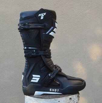 Čižmy topánky boty čierne R6