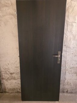 Predám vchodové dvere s bezpečnostným kovaním