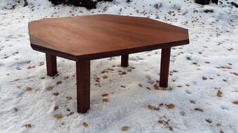 Konferenčný stolík z mahagonového dreva