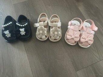 Topanočky pre dievčatko